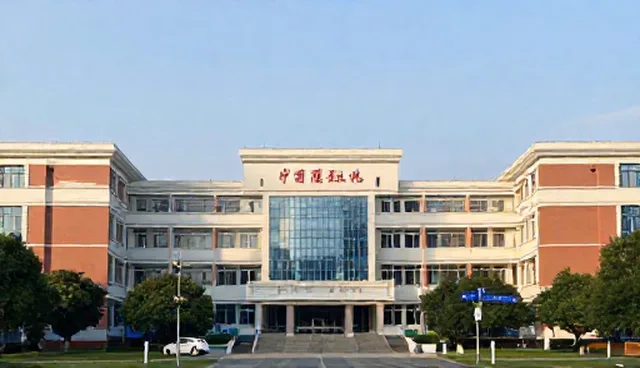 网站设计模版支持按区域的两种做法对比